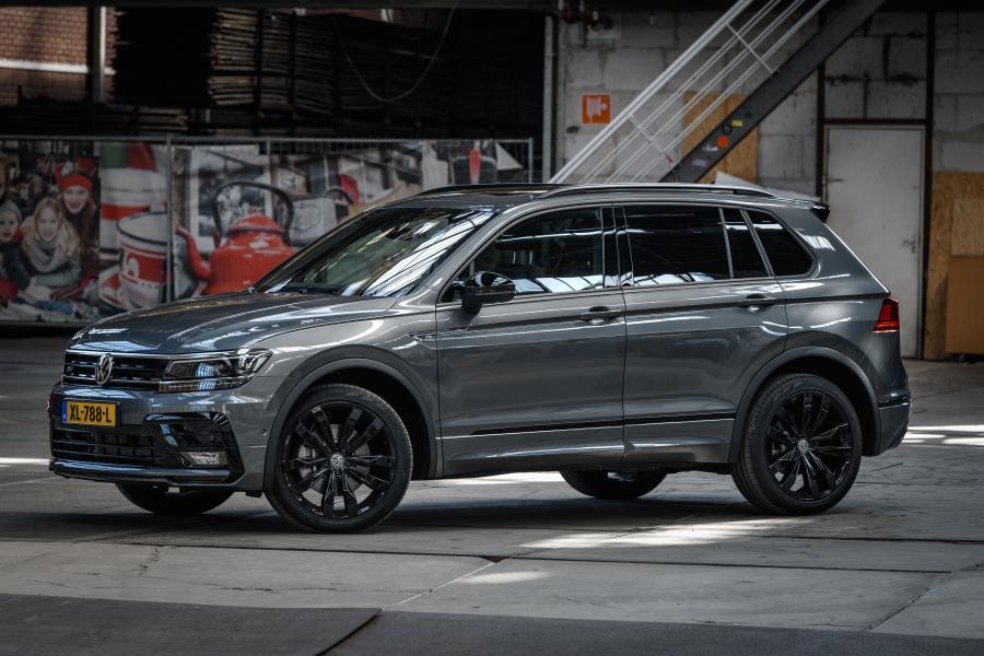  Volkswagen Tiguan R-Line Black Style 2018 года  (WW) (фото 7 из 16)
